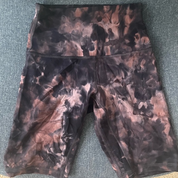 Lululemon Align high rise 8” - Picture 4 of 5